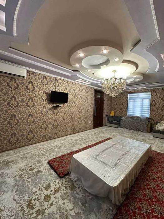 Карнок кучаси 3,2 соток 8 хона евро ховли сотилади.