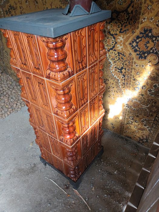 Vand soba de teracota cu plita,ca nouă