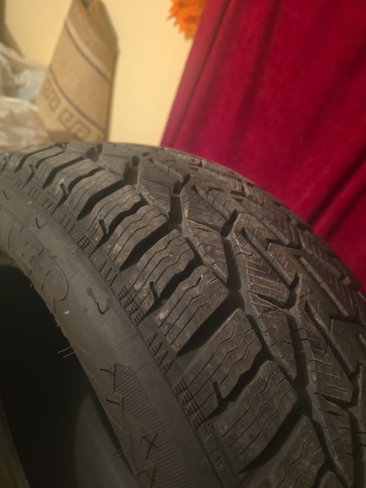 De vanzare 3 seturi anvelope !