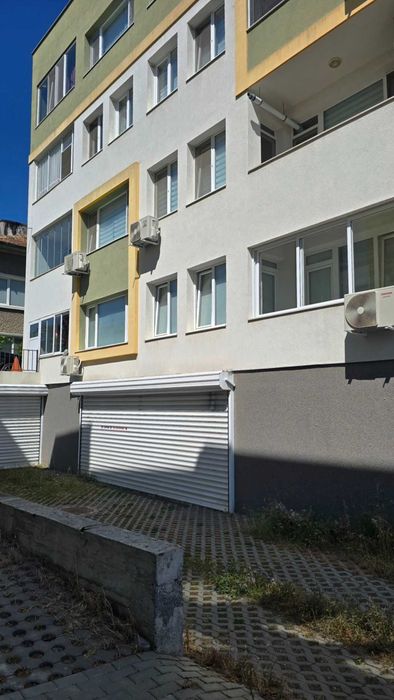 Собственик Продавам 30кв. самостоятелен Гараж в нова сграда