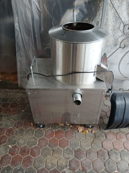 Картофелечистка продается