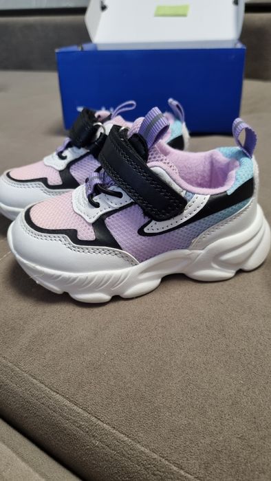 Детские кроссовки