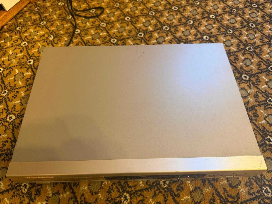 Vand CD-player si Tuner marantz