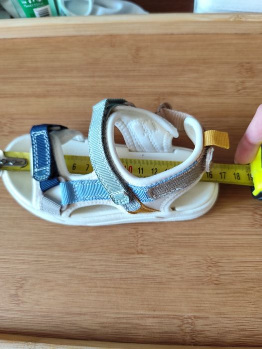 Детски сандали H&M.Номер 24