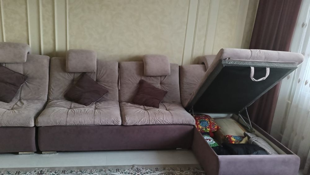 Диван сатылады. Жазылады.  Ұзындығы 3.80.
