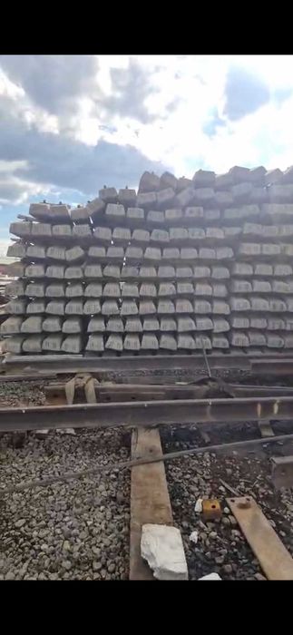 Рельсы шпалы стрелки