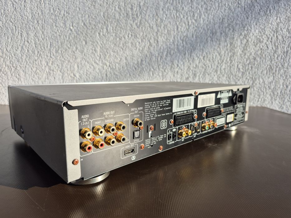 Vând DVD player marca Pioneer model DV-668AV,made in Malaysia