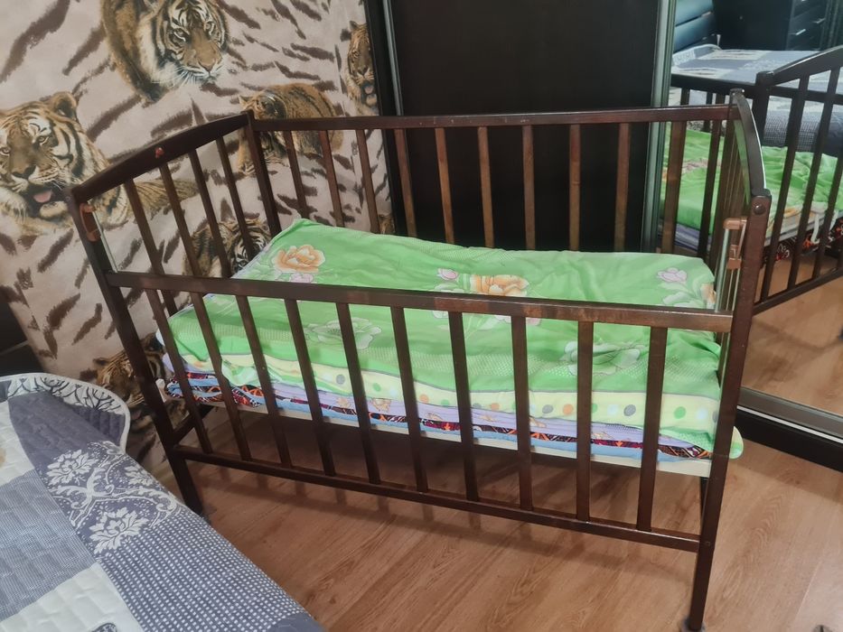 Продам детскую кроватку