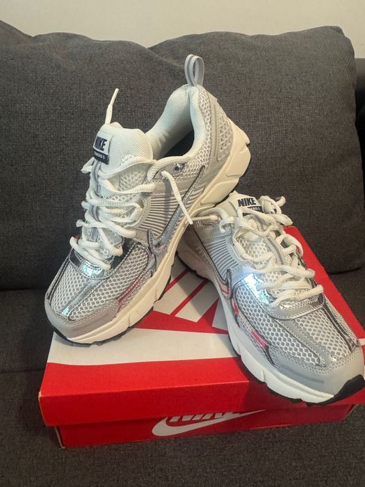 Nike Vomero 5 Noi in cutie