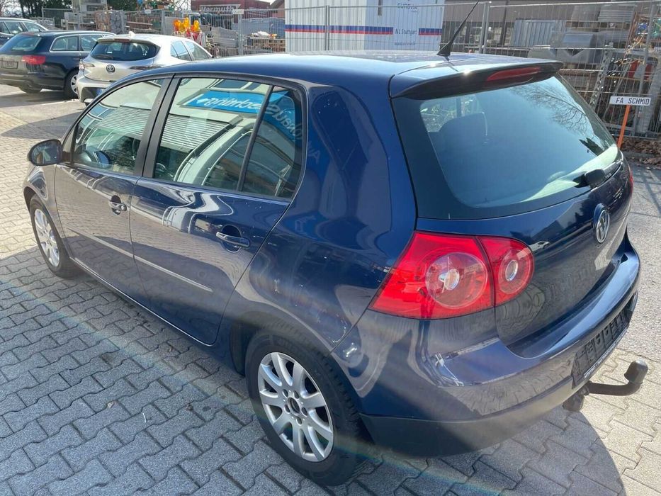 Фолксваген Голф V  1.6 FSI – само на части