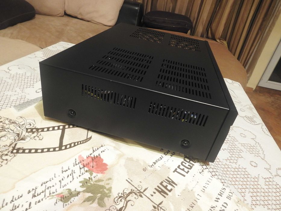 Предлагам усилвател  NAD c326bee +дистанционно