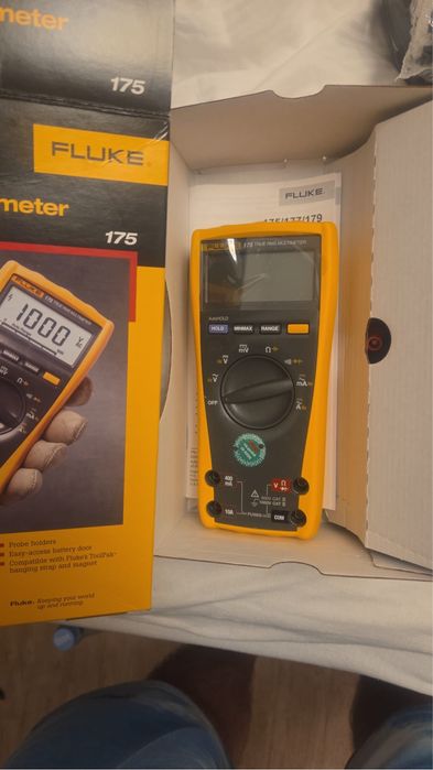 Mulimetru profesional FLUKE 175 TRUE RMS