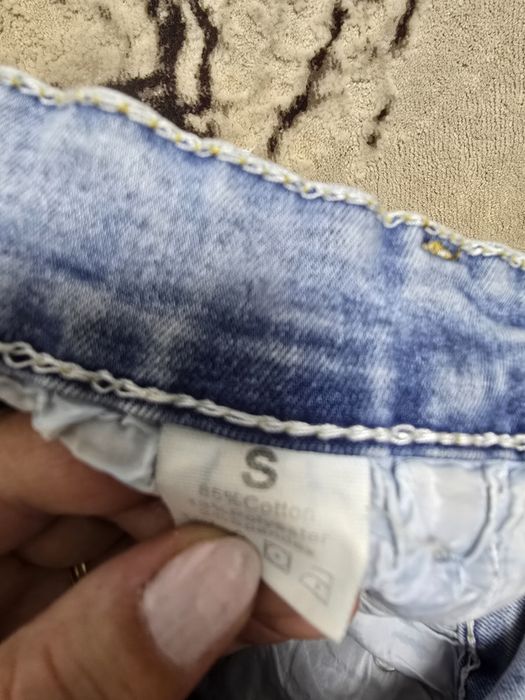 Pantaloni scurți de blug