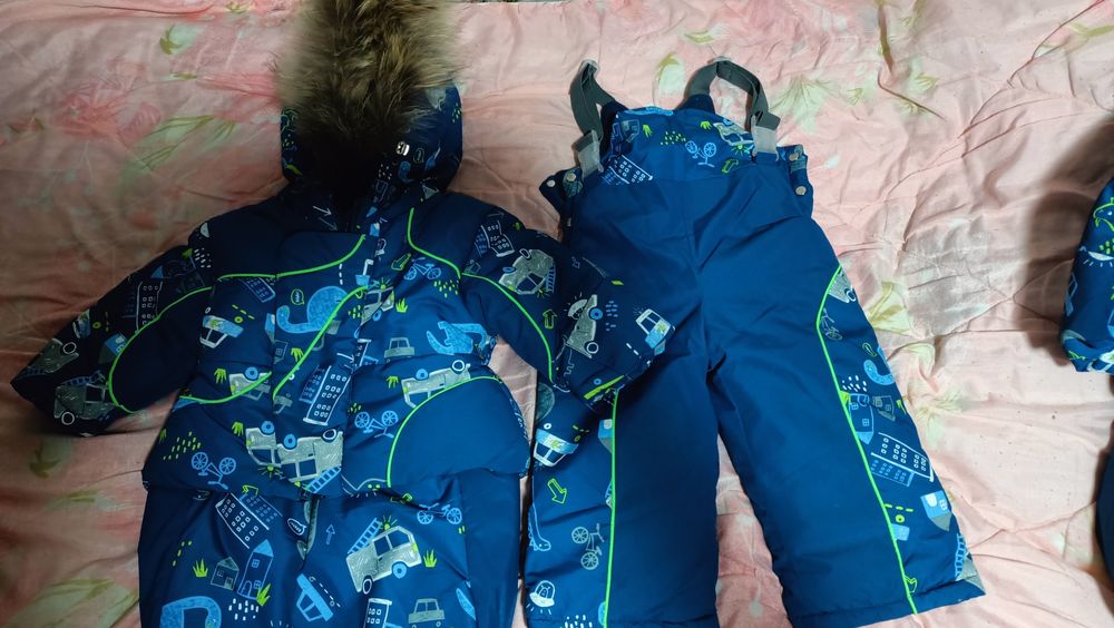 Продам 2 комбинезона