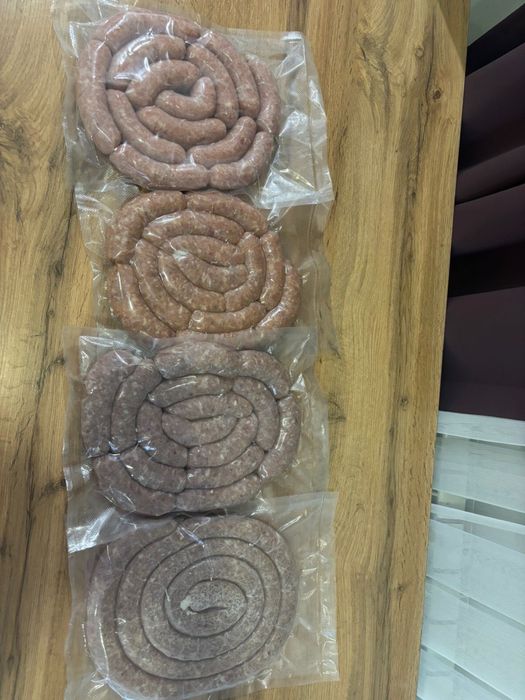 Гриль колбаски.