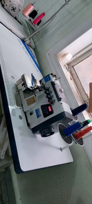 Швейная машина  Аверлок