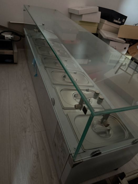 Vitrina frigorifera cu 6 cuve nouă