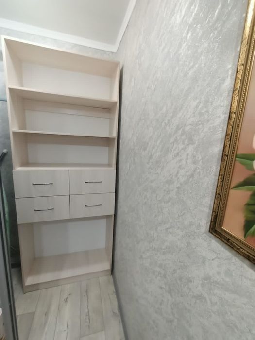 Продам стол стеклянный, стулья, шкаф
