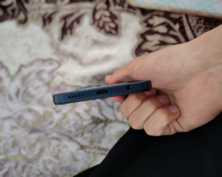Продам телефон vivo Y19s