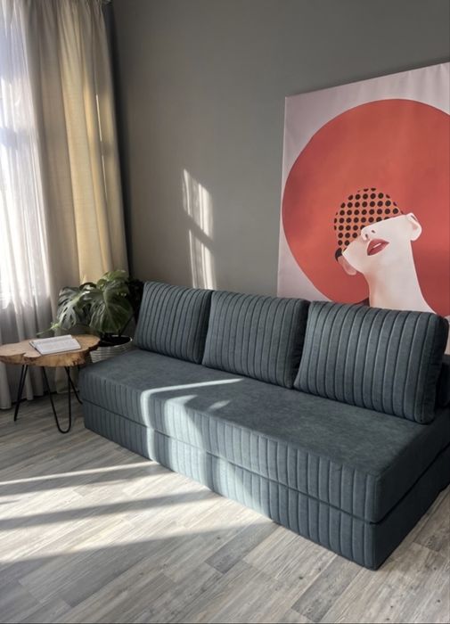 Бескаркасный диван