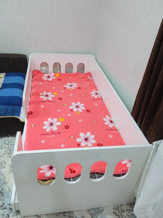 Детская кровать с матрасом