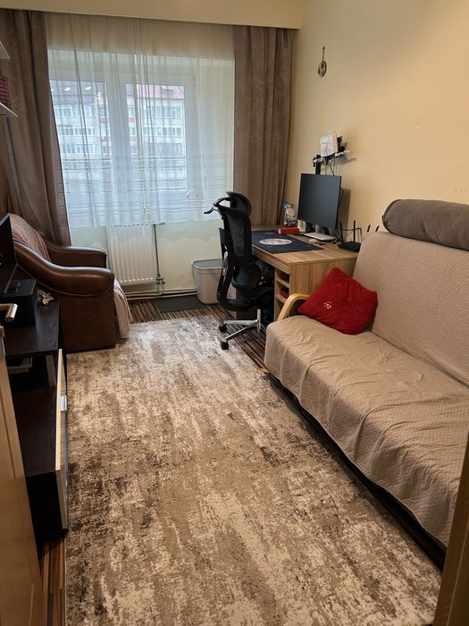 Vând apartament Bl Traian