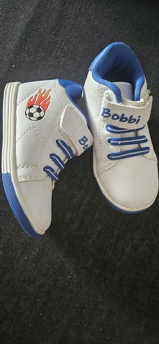 Кроссовки детские