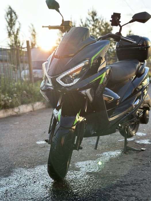 Продам скутер 200 куб