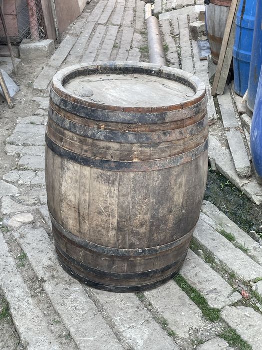 Vând butoi de țuica de 100 litri  sau schimb