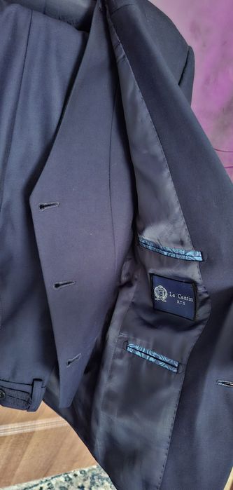 Продам костюм тройка