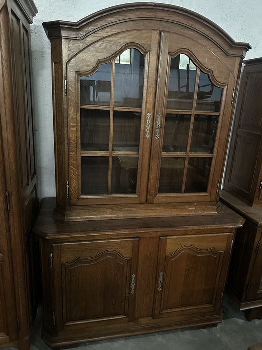 Масивен дъбов бюфет с витрина – 2 части