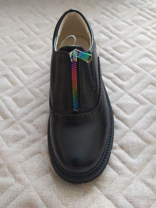 Продам туфли для девочки