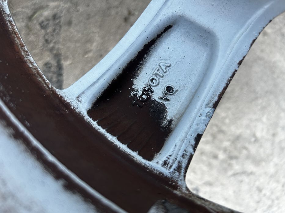 Оригинални джанти Toyota 5x114.3 16цола със зимни гуми