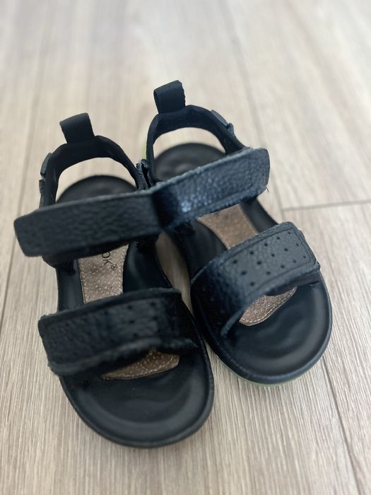 Десткие сандалии