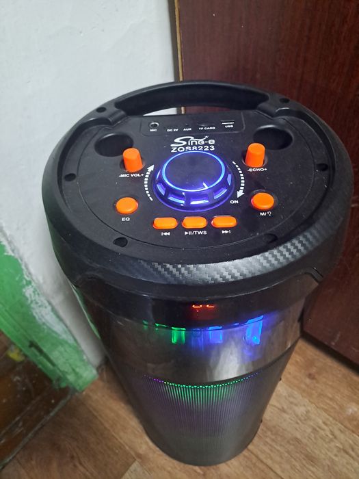 Продам блютуз колонку громкую