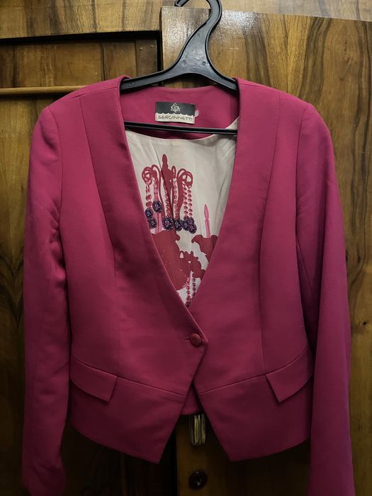 Малиновый пиджак