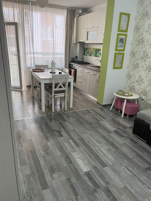 Vand apartament 3 camere, decomandat, în cartierul Arhitecțiilor. Prop