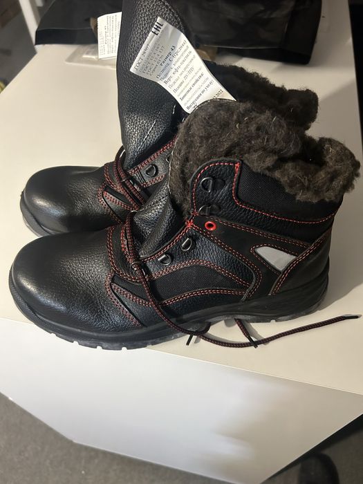 Зимняя спец обувь.