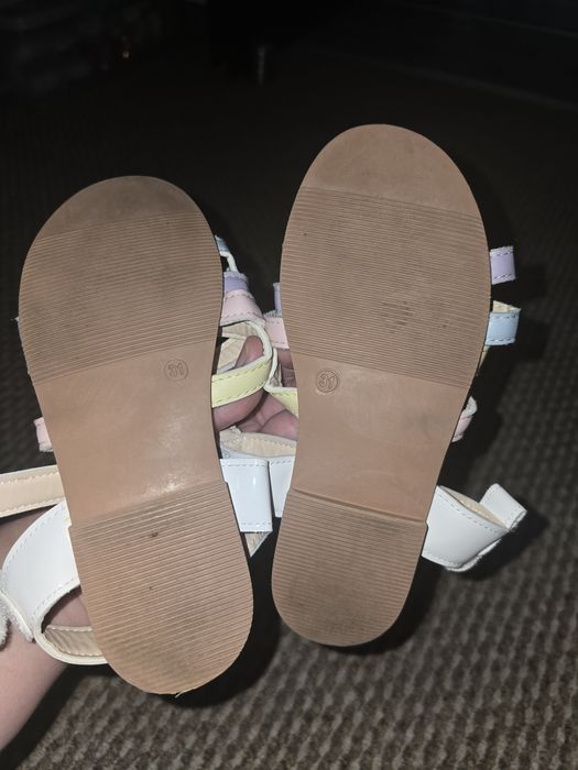 Sandale fetițe. Impecabile