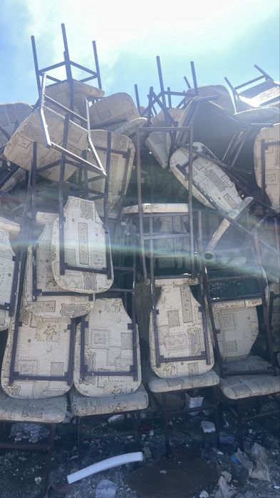 стулья 1000 штук...