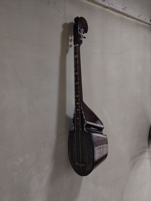 Afgʻon rubob sotiladi