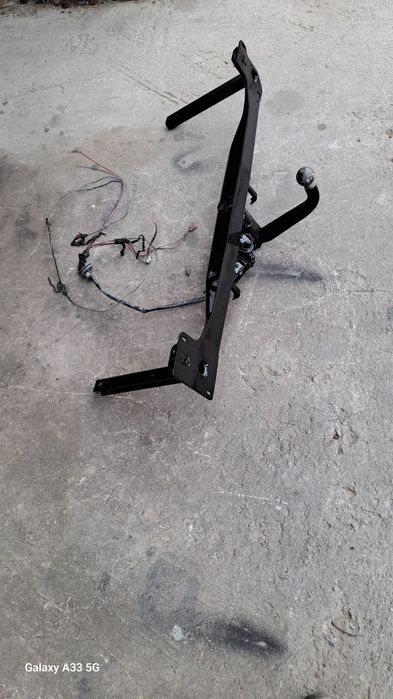 Теглич Оригинален за Ауди А6 Ц4/ Audi A6  C4 комби