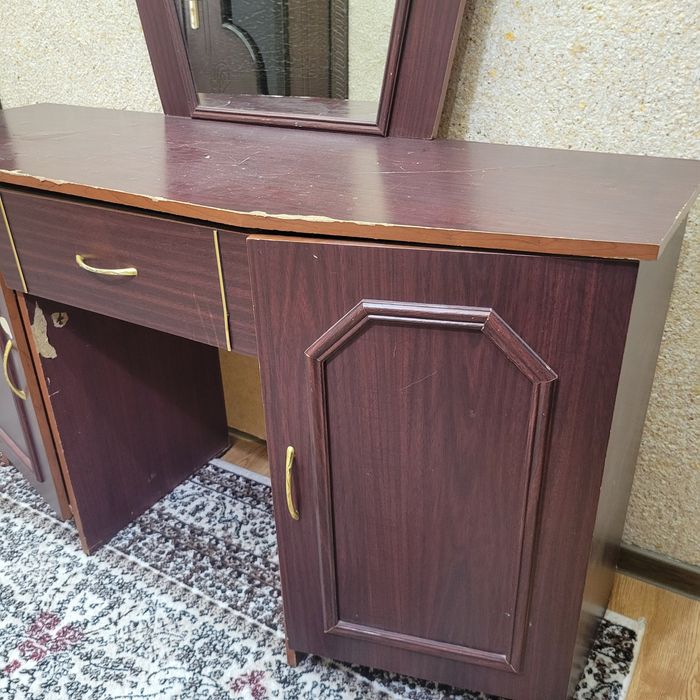 Трюмо продаётся narxi kelishiladi