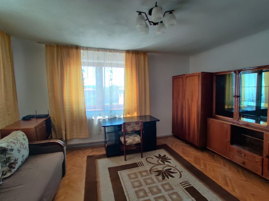 Închiriez o cameră