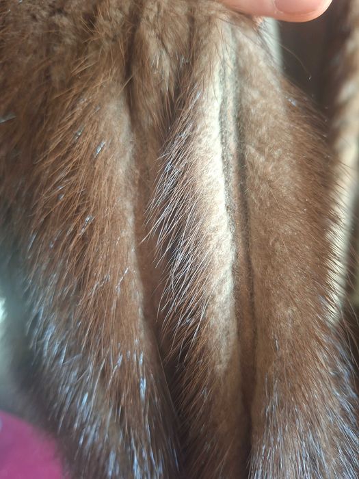 Дамско палто от бизонска кожа