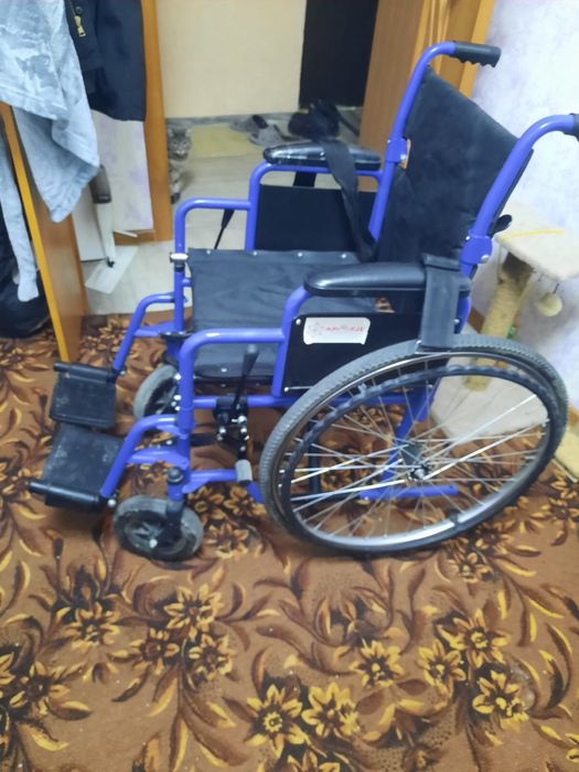 Продам инвалидную коляску
