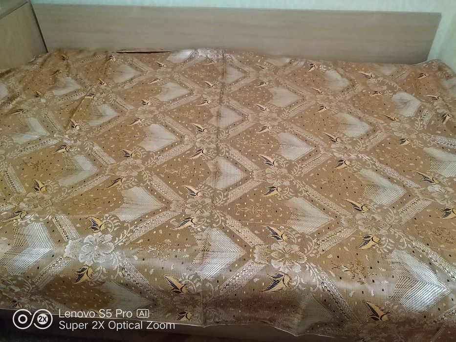 пакривка за легло и нови тъкани черги