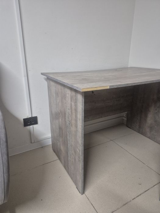 Кресло, столик, стулья