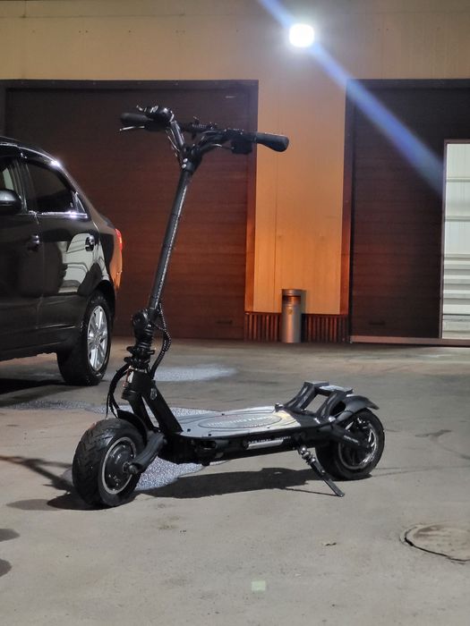 Мощный электросамокат

Продаю Dualtron Thunder 2.