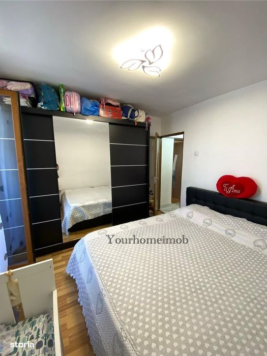 Apartament 3 camere semidecomandat, Craiovița Nouă – Zona Kaufland